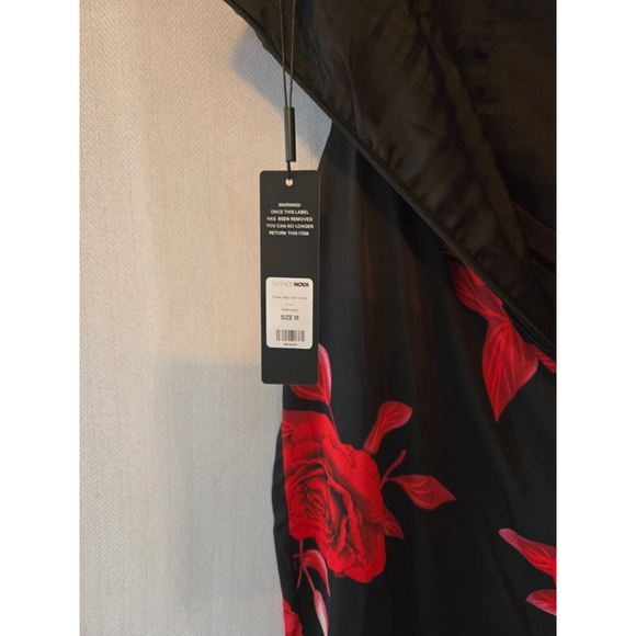 Women's Fashion Nova Dress Size M Black Red Floral - Picture 4 of 4